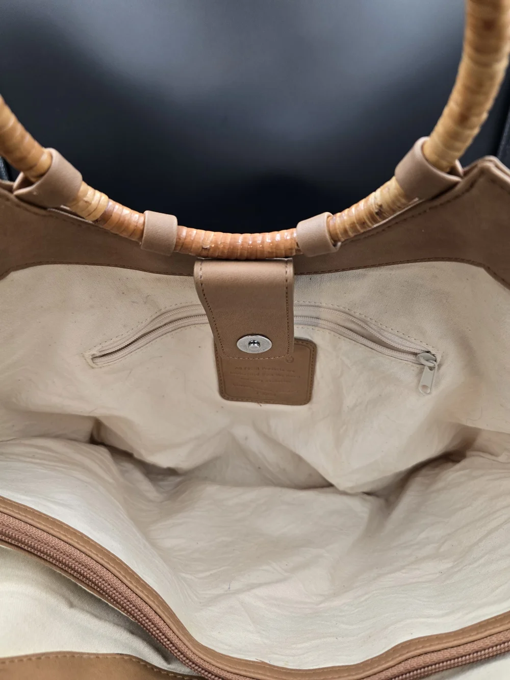 Fossil tote bold
